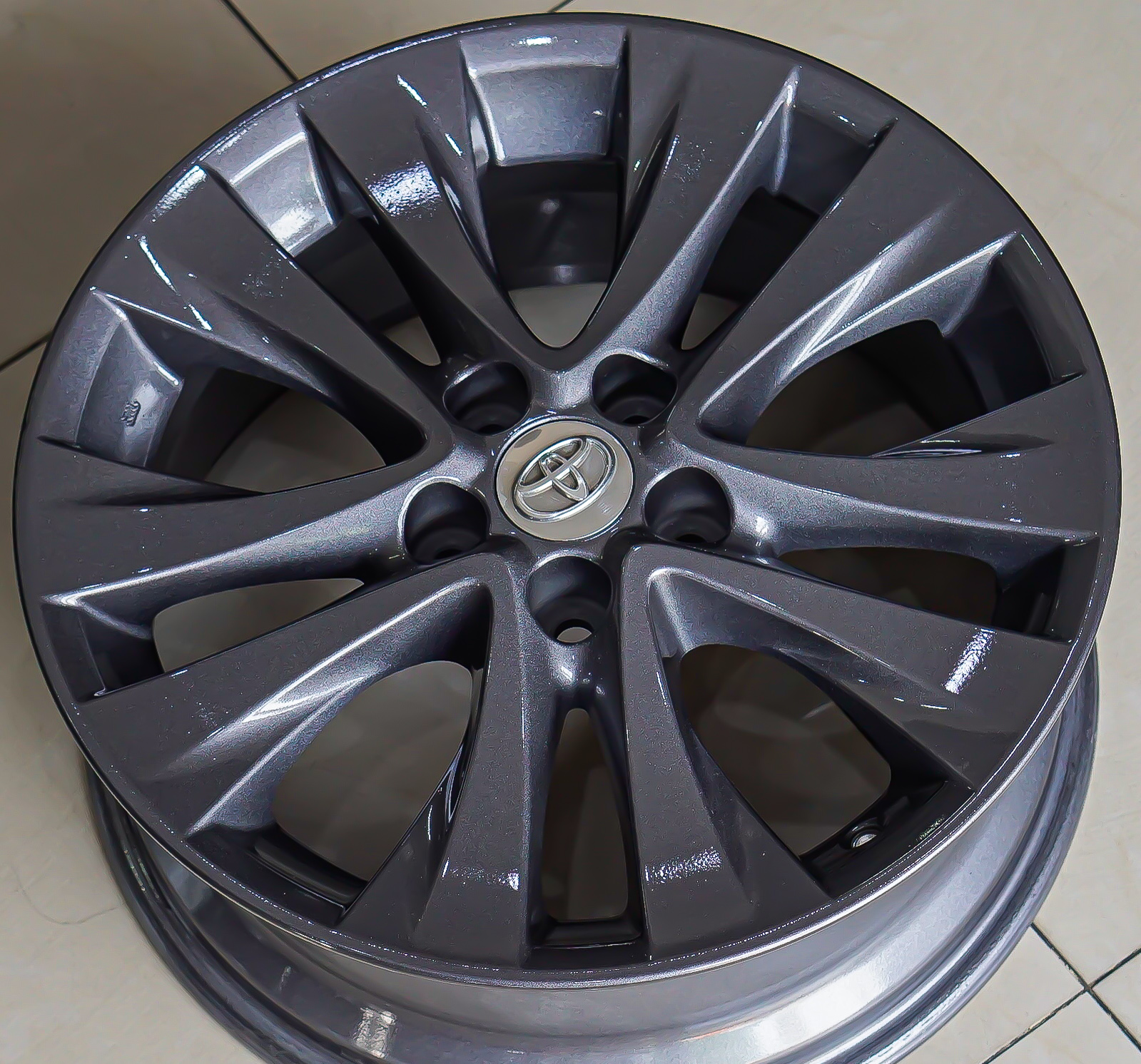 ล้อแม็ก ล้อแม็กมือสองแท้ Toyota Alphard 5รู114 ET45 กันเมทาลิก 7.5-18นิ้ว(รามอินทรา)